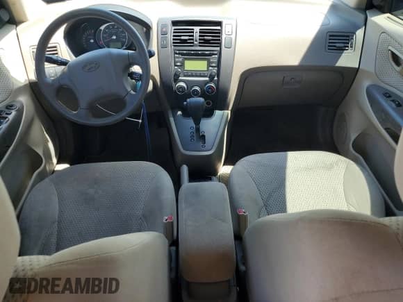 2009 Hyundai Tucson GLS с VIN KM8JM12B79U997867, выставлен на аукционе Copart как лот 70683085 с пробегом 71 920 миль миль и Чистый • Clean title. История ставок и продаж доступна на DreamBid. Изображение 8.