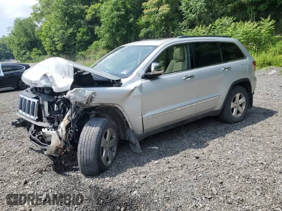 2013 Jeep Grand Cherokee Limited z VIN 1C4RJFBG5DC636189, wystawiony jako Copart lot #64136425 z przebiegiem 108 082 mil mil oraz Szkoda całkowita • Salvage title. Historia ofert i sprzedaży dostępna na DreamBid. Obrazek 1.