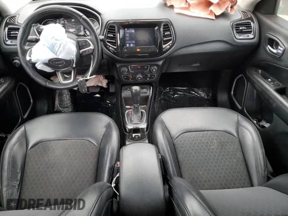 2019 Jeep Compass Altitude with VIN 3C4NJCBB2KT706637, listed as a Copart auction lot 86140265 with 161,415 mi miles and Salvage title. Bid and sale history available at DreamBid. Image 8.