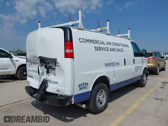 2021 Chevrolet Express Cargo with VIN 1GCWGAFP2M1251909, listed as a IAAI auction lot 42191287 with 62,725 mi miles and . Bid and sale history available at DreamBid. Image 4.