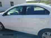 2014 Chevrolet Sonic LT z VIN 1G1JC5SB8E4100279, wystawiony jako IAAI lot #42054058 z przebiegiem 47 526 mil mil oraz . Historia ofert i sprzedaży dostępna na DreamBid. Obrazek 14.