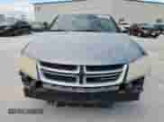 2013 Dodge Avenger SE z VIN 1C3CDZAB0DN643838, wystawiony jako Copart lot #82318845 z przebiegiem 114 049 mil mil oraz Szkoda całkowita • Salvage title. Historia ofert i sprzedaży dostępna na DreamBid. Obrazek 5.