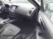 2017 Nissan Pathfinder SV z VIN 5N1DR2MN1HC614098, wystawiony jako IAAI lot #41385181 z przebiegiem 168 114 mil mil oraz . Historia ofert i sprzedaży dostępna na DreamBid. Obrazek 5.