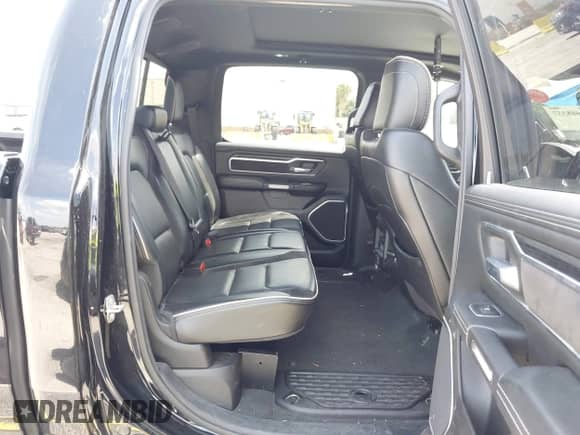 2023 Ram 1500 Laramie z VIN 1C6SRFJT2PN540528, wystawiony jako IAAI lot #43088337 z przebiegiem 48 724 mil mil oraz . Historia ofert i sprzedaży dostępna na DreamBid. Obrazek 8.