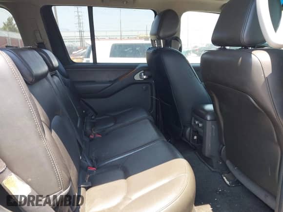 2007 Nissan Pathfinder S z VIN 5N1AR18U57C632889, wystawiony jako IAAI lot #42902867 z przebiegiem 169 712 mil mil oraz . Historia ofert i sprzedaży dostępna na DreamBid. Obrazek 8.