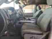 2020 Ram 1500 Big Horn z VIN 1C6SRFFT7LN382710, wystawiony jako Copart lot #86728395 z przebiegiem 57 654 mil mil oraz Szkoda całkowita • Salvage title. Historia ofert i sprzedaży dostępna na DreamBid. Obrazek 7.