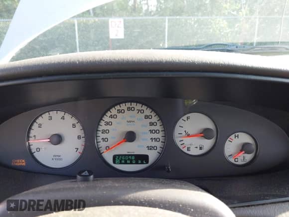 2000 Dodge Stratus SE with VIN 1B3EJ46X3YN186289, listed as a IAAI auction lot 42362225 with 226,098 mi miles and . Bid and sale history available at DreamBid. Image 7.