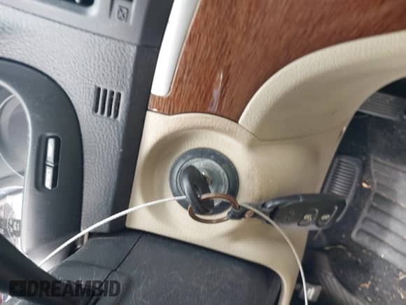 2009 Hyundai Santa Fe SE z VIN 5NMSH73E09H264561, wystawiony jako IAAI lot #42649527 z przebiegiem 148 267 mil mil oraz . Historia ofert i sprzedaży dostępna na DreamBid. Obrazek 11.