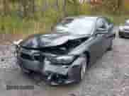 2015 BMW 3 Series 328i xDrive z VIN WBA3B5C59FF962862, wystawiony jako IAAI lot #43443332 z przebiegiem 114 400 mil mil oraz . Historia ofert i sprzedaży dostępna na DreamBid. Obrazek 6.