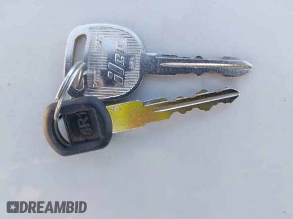 1999 Chevrolet Silverado 2500 LS z VIN 1GCGK29U8XZ172602, wystawiony jako IAAI lot #41745691 z przebiegiem 214 885 mil mil oraz . Historia ofert i sprzedaży dostępna na DreamBid. Obrazek 11.