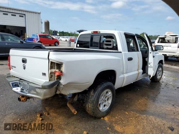 2006 Dodge Dakota SLT с VIN 1D7HE48N86S525225, выставлен на аукционе Copart как лот 82058025 с пробегом Не указан миль и Списание • Salvage title. История ставок и продаж доступна на DreamBid. Изображение 3.