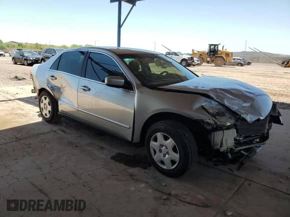 2007 Honda Accord LX z VIN 1HGCM56477A107786, wystawiony jako Copart lot #68334185 z przebiegiem 111 970 mil mil oraz Szkoda całkowita • Salvage title. Historia ofert i sprzedaży dostępna na DreamBid. Obrazek 4.