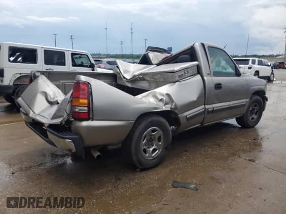 2000 Chevrolet Silverado 1500 LS with VIN 1GCEC14W5YZ113273, listed as a Copart auction lot 58306795 with 226,072 mi miles and Non repairable. Bid and sale history available at DreamBid. Image 3.