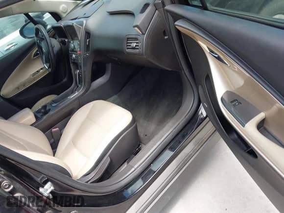2012 Chevrolet Volt with VIN 1G1RD6E48CU102355, listed as a IAAI auction lot 42835173 with 102,607 mi miles and . Bid and sale history available at DreamBid. Image 5.