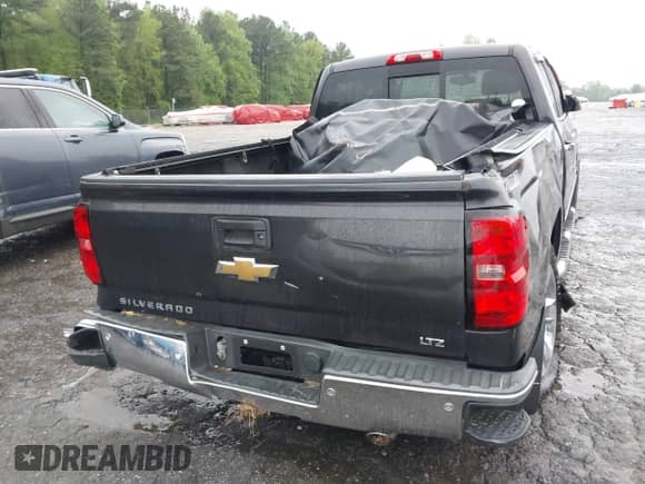 2015 Chevrolet Silverado 1500 LTZ z VIN 1GCVKSEC0FZ296169, wystawiony jako IAAI lot #42016453 z przebiegiem 120 108 mil mil oraz . Historia ofert i sprzedaży dostępna na DreamBid. Obrazek 17.