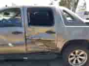 2007 Chevrolet Avalanche 2LT z VIN 3GNEC12J47G313249, wystawiony jako IAAI lot #42325797 z przebiegiem 142 836 mil mil oraz . Historia ofert i sprzedaży dostępna na DreamBid. Obrazek 13.