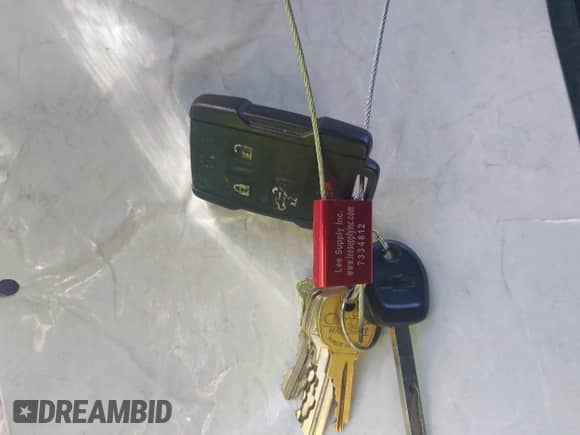 2020 Chevrolet Silverado 1500 Custom z VIN 3GCPWBEKXLG450032, wystawiony jako IAAI lot #42533856 z przebiegiem 73 885 mil mil oraz . Historia ofert i sprzedaży dostępna na DreamBid. Obrazek 11.