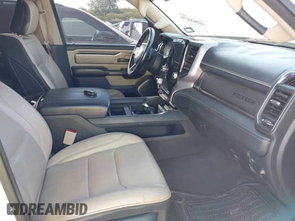 2020 Ram 1500 Limited z VIN 1C6SRFHT8LN190922, wystawiony jako IAAI lot #41961670 z przebiegiem 120 100 mil mil oraz . Historia ofert i sprzedaży dostępna na DreamBid. Obrazek 5.