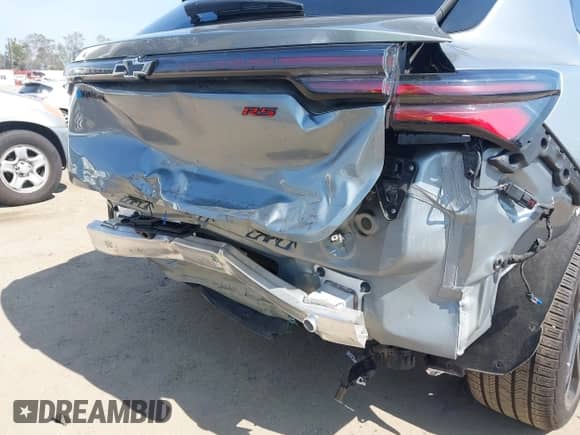 2024 Chevrolet Equinox EV RS z VIN 3GN7DNRP2RS234301, wystawiony jako IAAI lot #42484066 z przebiegiem 2 232 mil mil oraz . Historia ofert i sprzedaży dostępna na DreamBid. Obrazek 6.