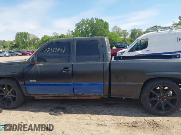 2003 Chevrolet Silverado SS with VIN 2GCEK19N531297781, listed as a IAAI auction lot 42387808 with 207,157 mi miles and . Bid and sale history available at DreamBid. Image 14.