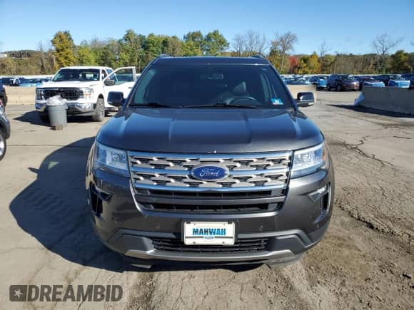 2018 Ford Explorer XLT с VIN 1FM5K8D82JGA75236, выставлен на аукционе Copart как лот 82488975 с пробегом 126 417 миль миль и Чистый • Clean title. История ставок и продаж доступна на DreamBid. Изображение 5.