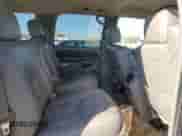 2003 Chevrolet Suburban LT z VIN 1GNGK26U33R278686, wystawiony jako Copart lot #86648554 z przebiegiem 209 059 mil mil oraz Szkoda całkowita • Salvage title. Historia ofert i sprzedaży dostępna na DreamBid. Obrazek 11.