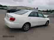 2006 Toyota Camry STD z VIN 4T1BE30K06U731683, wystawiony jako Copart lot #62200495 z przebiegiem 108 042 mil mil oraz Szkoda całkowita • Salvage title. Historia ofert i sprzedaży dostępna na DreamBid. Obrazek 3.