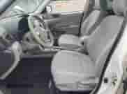 2012 Subaru Forester X z VIN JF2SHABC4CH423752, wystawiony jako Copart lot #71268595 z przebiegiem 115 184 mil mil oraz Szkoda całkowita • Salvage title. Historia ofert i sprzedaży dostępna na DreamBid. Obrazek 7.