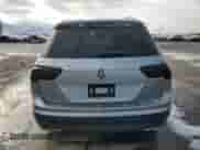 2019 Volkswagen Tiguan S с VIN 3VV0B7AX1KM186423, выставлен на аукционе Copart как лот 48183965 с пробегом 73 609 миль миль и Списание • Salvage title. История ставок и продаж доступна на DreamBid. Изображение 6.