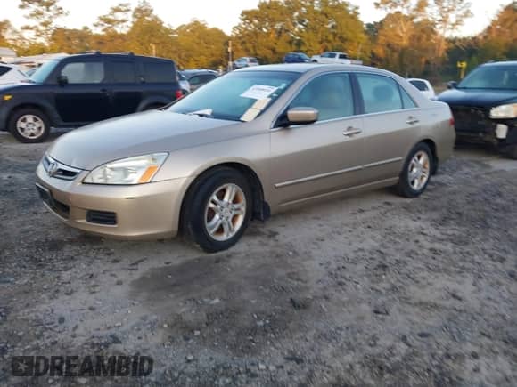 2007 Honda Accord EX-L with VIN 1HGCM56807A045795, listed as a IAAI auction lot 43508020 with 192,718 mi miles and . Bid and sale history available at DreamBid. Image 2.