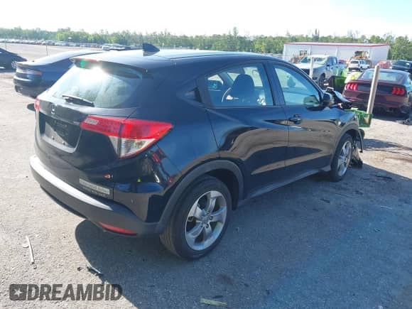 2020 Honda HR-V LX с VIN 3CZRU5H3XLM705391, выставлен на аукционе IAAI как лот 42789720 с пробегом 50 827 миль миль и . История ставок и продаж доступна на DreamBid. Изображение 4.