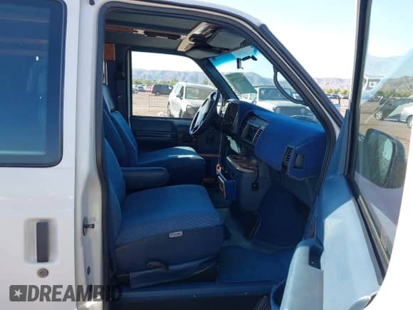 1995 Chevrolet Astro Cargo с VIN 1GBDM19W7SB197649, выставлен на аукционе IAAI как лот 42421930 с пробегом 138 887 миль миль и . История ставок и продаж доступна на DreamBid. Изображение 5.