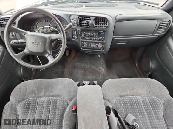 2001 Chevrolet Blazer LT с VIN 1GNDT13W812212561, выставлен на аукционе Copart как лот 85734445 с пробегом 202 742 миль миль и Списание • Salvage title. История ставок и продаж доступна на DreamBid. Изображение 8.