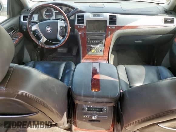 2010 Cadillac Escalade Luxury z VIN 1GYUKBEF1AR262721, wystawiony jako Copart lot #66707945 z przebiegiem 275 171 mil mil oraz Szkoda całkowita • Salvage title. Historia ofert i sprzedaży dostępna na DreamBid. Obrazek 8.