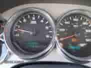 2008 Chevrolet Silverado 1500 2LT z VIN 3GCEC13JX8G163611, wystawiony jako IAAI lot #43047662 z przebiegiem 179 004 mil mil oraz . Historia ofert i sprzedaży dostępna na DreamBid. Obrazek 7.