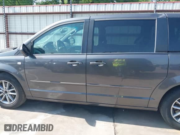 2014 Dodge Grand Caravan SE 30th Anniversary с VIN 2C4RDGBGXER419775, выставлен на аукционе IAAI как лот 41913747 с пробегом 93 322 миль миль и . История ставок и продаж доступна на DreamBid. Изображение 14.