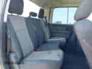 2012 Ram 1500 Express z VIN 1C6RD6KT7CS301774, wystawiony jako IAAI lot #43154114 z przebiegiem 167 717 mil mil oraz . Historia ofert i sprzedaży dostępna na DreamBid. Obrazek 8.