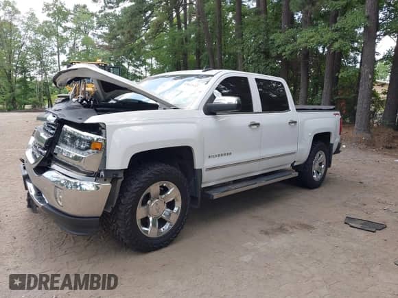 2017 Chevrolet Silverado 1500 LTZ z VIN 3GCUKSEC6HG340416, wystawiony jako IAAI lot #42812522 z przebiegiem 152 028 mil mil oraz . Historia ofert i sprzedaży dostępna na DreamBid. Obrazek 17.