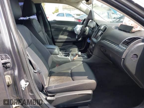 2018 Chrysler 300 Touring с VIN 2C3CCAAG0JH340238, выставлен на аукционе IAAI как лот 43200925 с пробегом 37 897 миль миль и . История ставок и продаж доступна на DreamBid. Изображение 5.