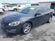 2015 Volvo S60 T5 Premier с VIN YV1612TK1F1350086, выставлен на аукционе IAAI как лот 42012147 с пробегом 126 620 миль миль и . История ставок и продаж доступна на DreamBid. Изображение 18.
