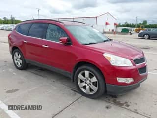 2012 Chevrolet Traverse 1LT z VIN 1GNKRGED7CJ188976, wystawiony jako IAAI lot #43036827 z przebiegiem 196 116 mil mil oraz . Historia ofert i sprzedaży dostępna na DreamBid. Obrazek 1.