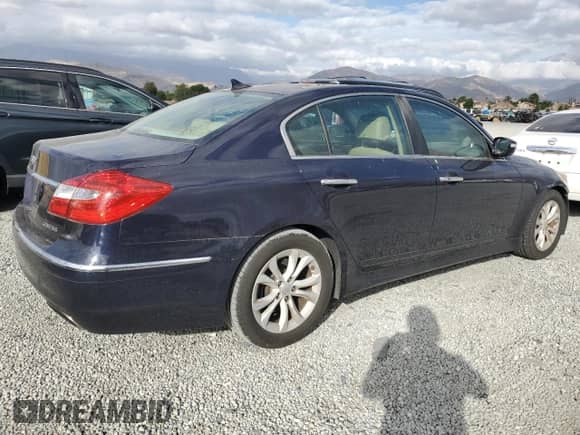 2012 Hyundai Genesis 3.8L z VIN KMHGC4DD1CU205264, wystawiony jako Copart lot #85598175 z przebiegiem 154 917 mil mil oraz Szkoda całkowita • Salvage title. Historia ofert i sprzedaży dostępna na DreamBid. Obrazek 3.