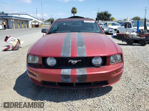 2005 Ford Mustang GT Deluxe с VIN 1ZVFT85H455196014, выставлен на аукционе Copart как лот 64955205 с пробегом 185 633 миль миль и Списание • Salvage title. История ставок и продаж доступна на DreamBid. Изображение 5.
