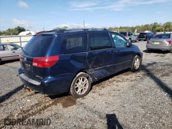 2005 Toyota Sienna LE with VIN 5TDBA23C15S039045, listed as a Copart auction lot 81860655 with 230,281 mi miles and Salvage title. Bid and sale history available at DreamBid. Image 3.