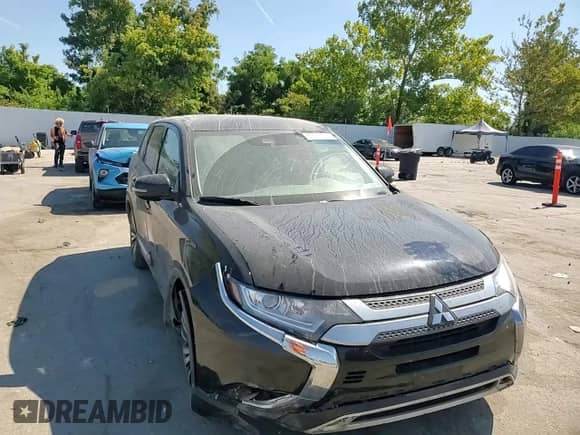 2020 Mitsubishi Outlander SE с VIN JA4AD3A38LZ039044, выставлен на аукционе Copart как лот 70937555 с пробегом 171 075 миль миль и Списание • Salvage title. История ставок и продаж доступна на DreamBid. Изображение 13.