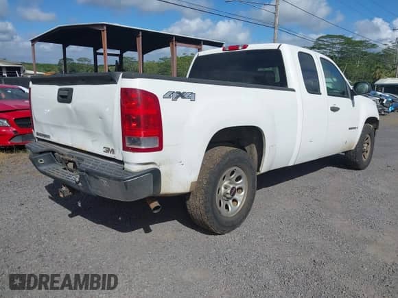 2007 GMC Sierra 1500 Work Truck with VIN 1GTEK19C77Z631448, listed as a IAAI auction lot 42100668 with 272,317 mi miles and . Bid and sale history available at DreamBid. Image 4.