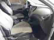 2017 Hyundai Santa Fe SE с VIN KM8SMDHF1HU191862, выставлен на аукционе IAAI как лот 42568820 с пробегом 122 161 миль миль и . История ставок и продаж доступна на DreamBid. Изображение 5.