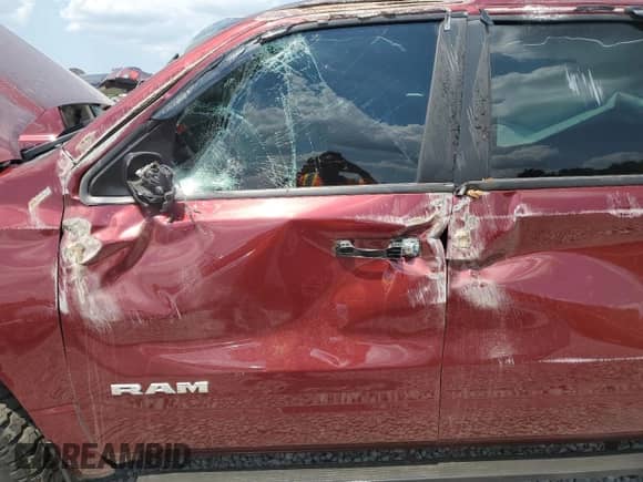 2022 Ram 1500 Big Horn z VIN 1C6RREFG5NN425004, wystawiony jako Copart lot #68266985 z przebiegiem Nie podano mil oraz Szkoda całkowita • Salvage title. Historia ofert i sprzedaży dostępna na DreamBid. Obrazek 7.