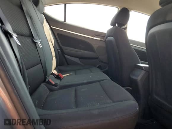 2019 Hyundai Elantra SEL с VIN 5NPD84LFXKH477672, выставлен на аукционе Copart как лот 71114895 с пробегом 67 950 миль миль и Списание • Salvage title. История ставок и продаж доступна на DreamBid. Изображение 10.
