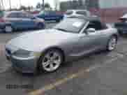 2006 BMW Z4 3.0i с VIN 4USBU33596LW69200, выставлен на аукционе IAAI как лот 41774419 с пробегом 59 691 миль миль и . История ставок и продаж доступна на DreamBid. Изображение 2.